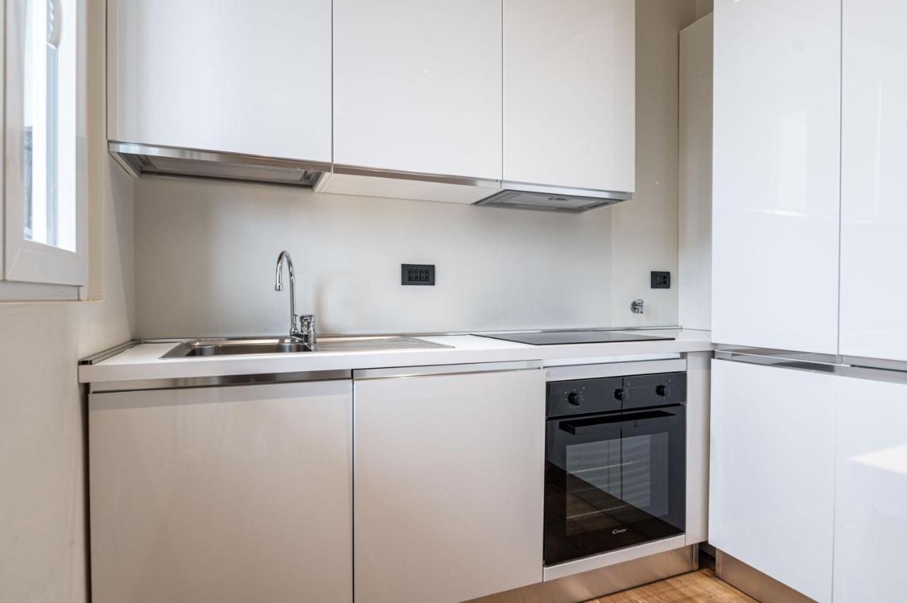 Apartament Montello Livings, Exclusive Terrace And Skyline View Mediolan Zewnętrze zdjęcie