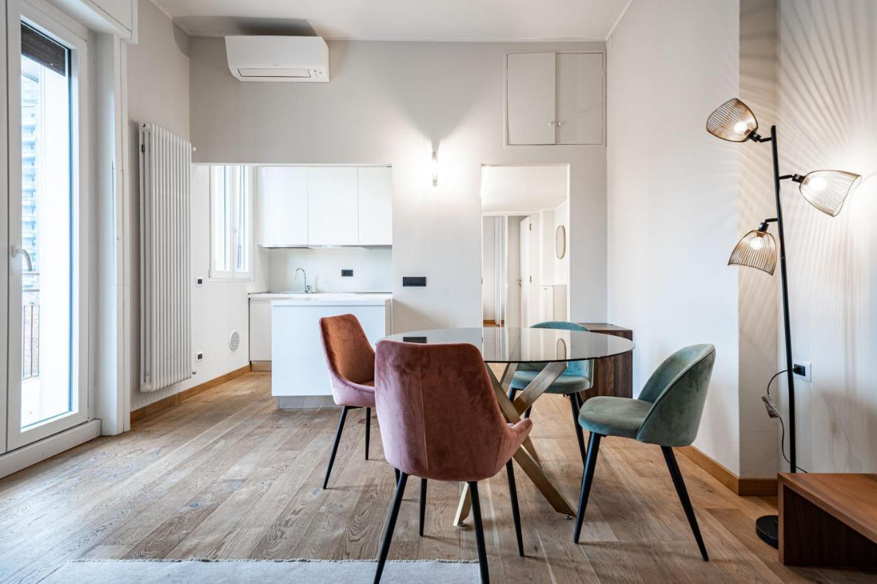 Apartament Montello Livings, Exclusive Terrace And Skyline View Mediolan Zewnętrze zdjęcie