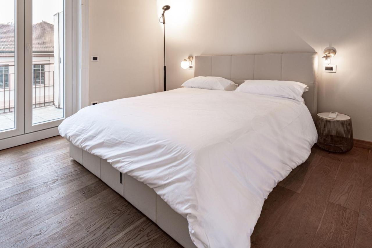 Apartament Montello Livings, Exclusive Terrace And Skyline View Mediolan Zewnętrze zdjęcie