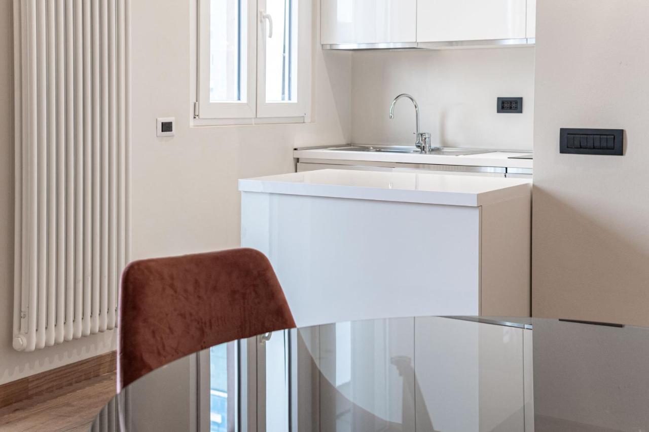 Apartament Montello Livings, Exclusive Terrace And Skyline View Mediolan Zewnętrze zdjęcie